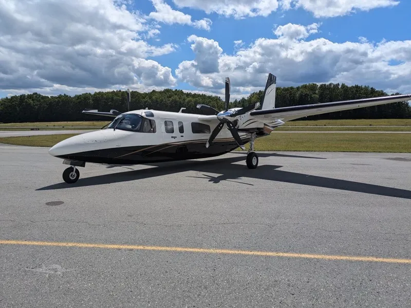 1979 Commander Commander 690B