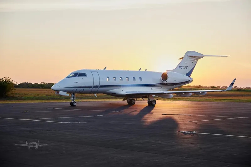 Bombardier Challenger 300