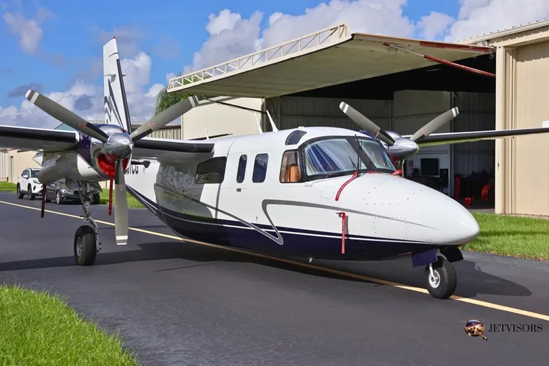 1979 Commander 690B-II