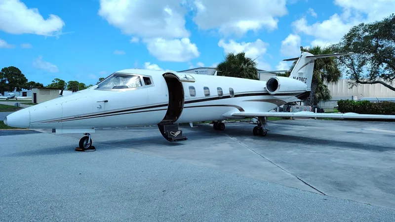 Learjet 55