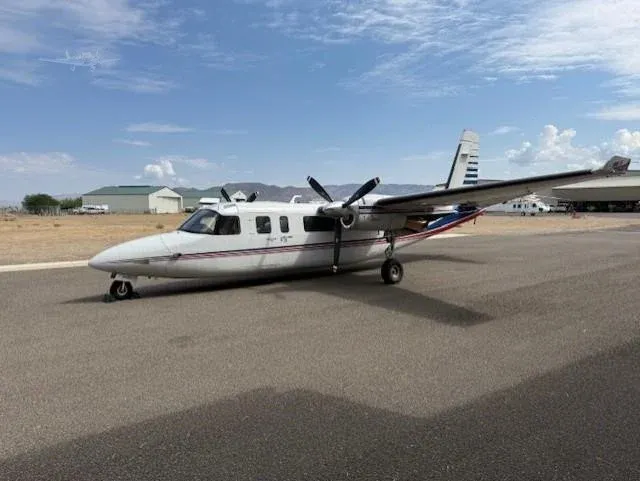 1978 Commander Commander 690B