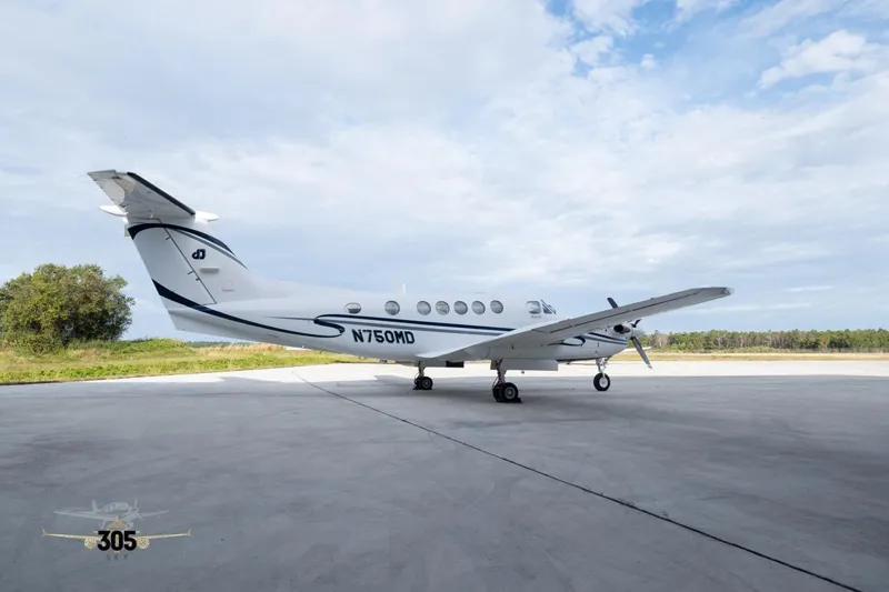 2004 Beechcraft King Air B200 for sale