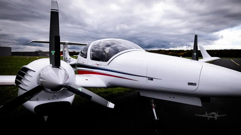 Diamond DA42