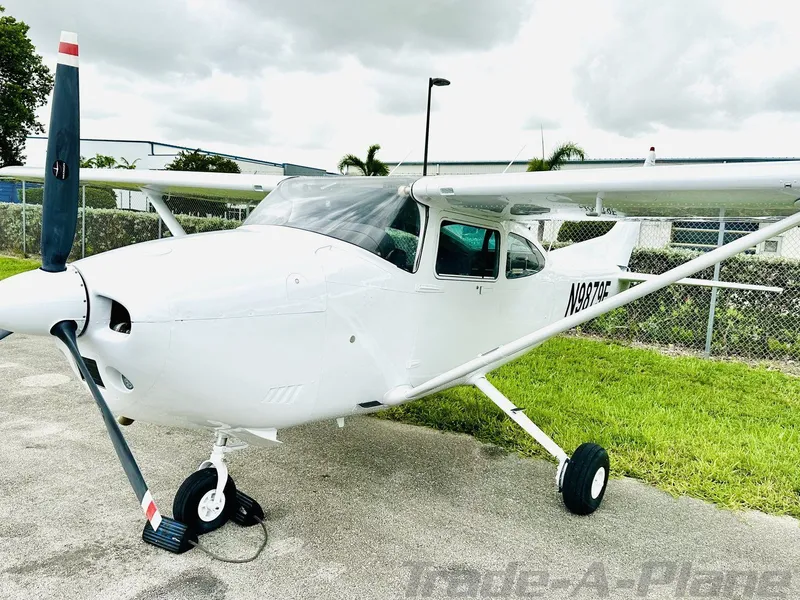 1985 Cessna 182R for sale