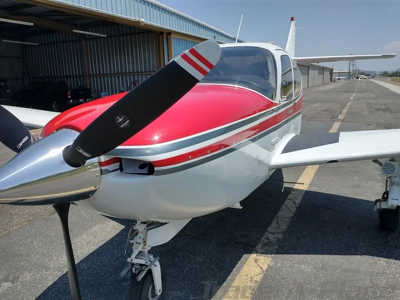1994 Commander 114B for sale