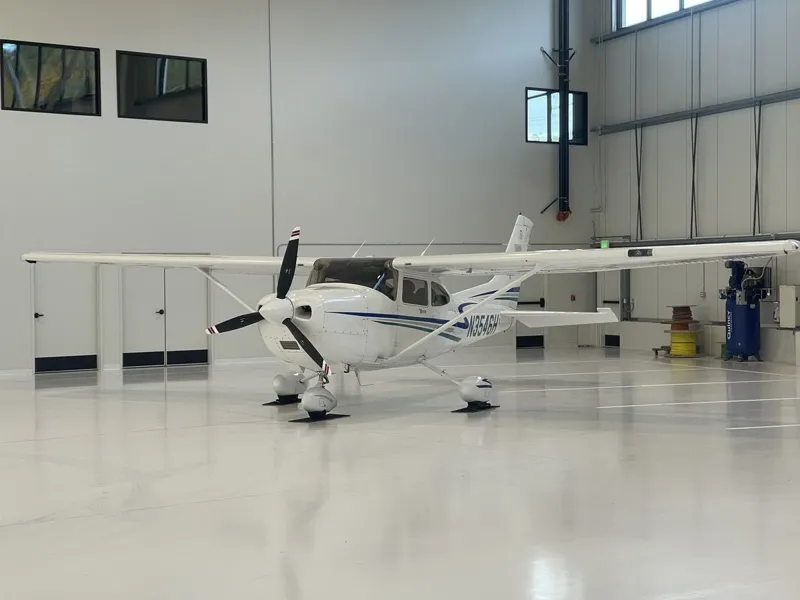 2001 Cessna 182T for sale