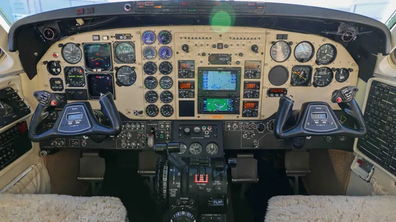 1999 Beechcraft C90B