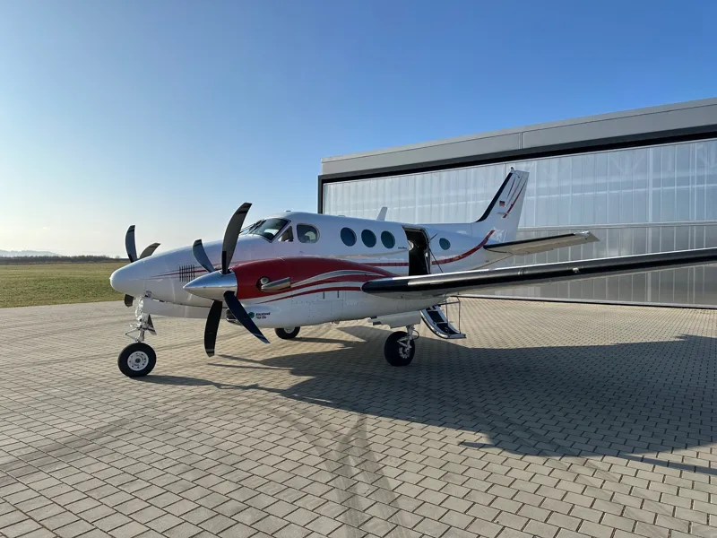 1989 Beechcraft C90A