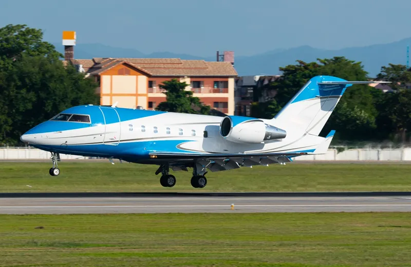 2000 Bombardier Challenger 604 Sn
