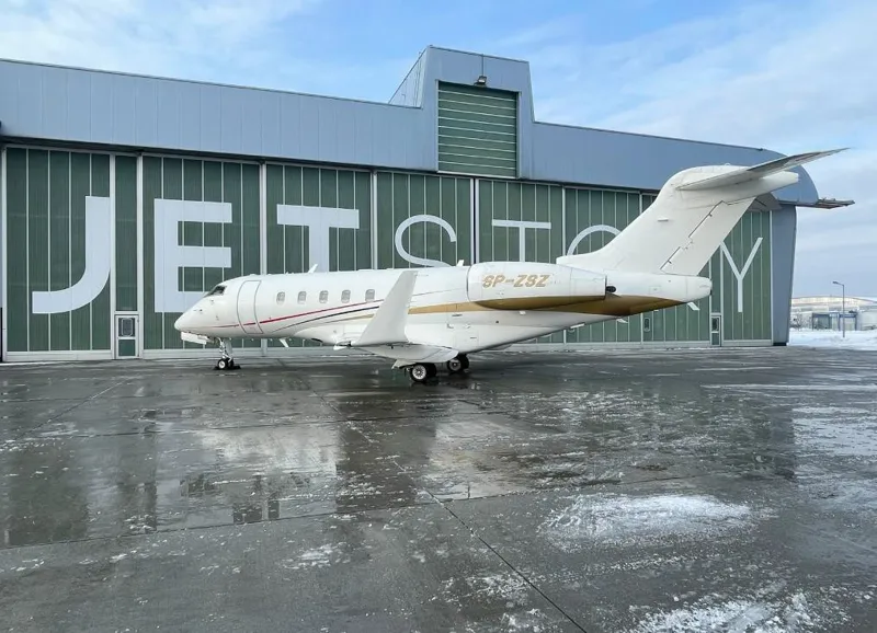 2005 Bombardier Challenger 300 for sale