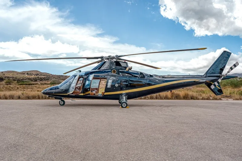1990 Agusta A109C
