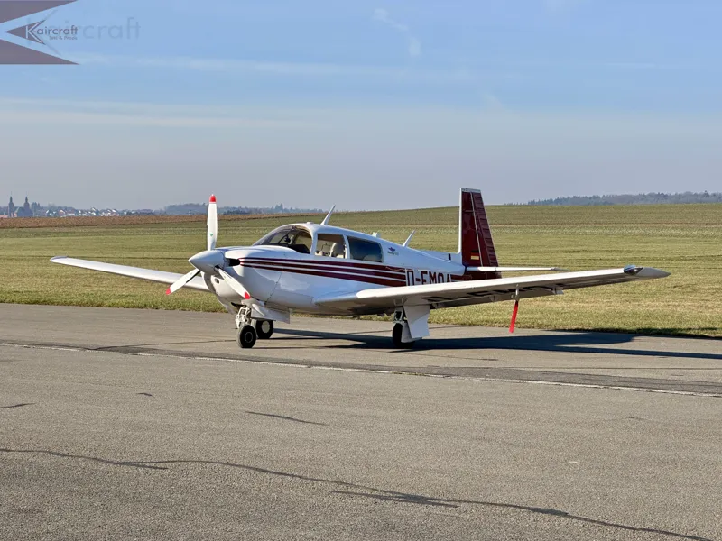 1982 Mooney M20J 201