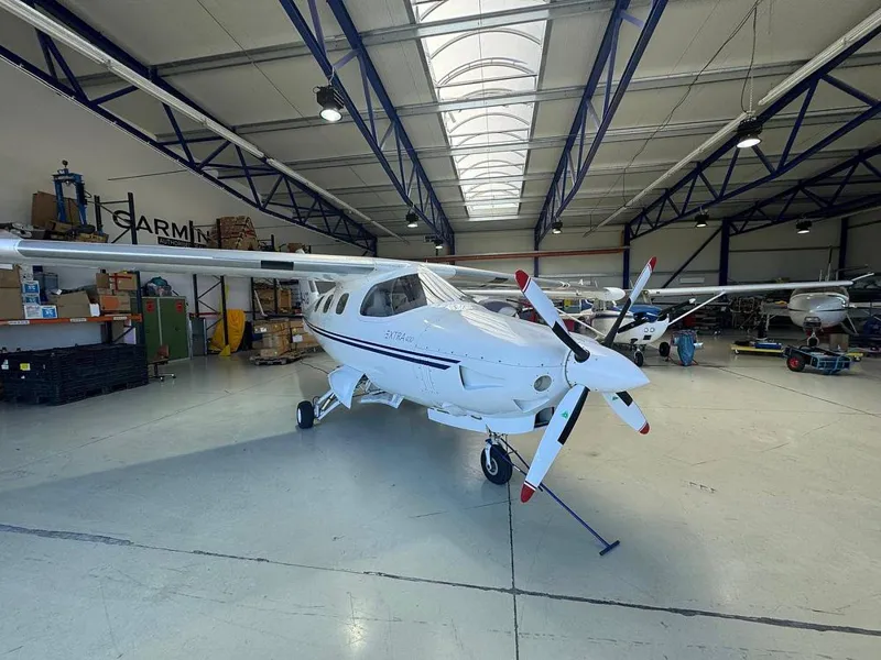 Extra Aircraft 400 EA Extra