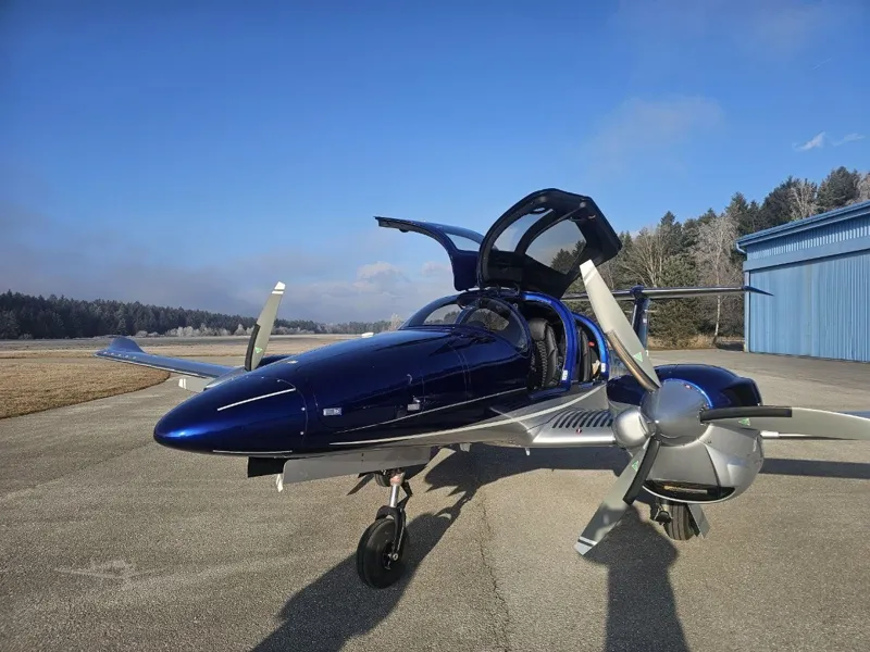 2025 Diamond DA-62