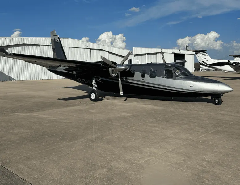 1976 COMMANDER 690A (sold)