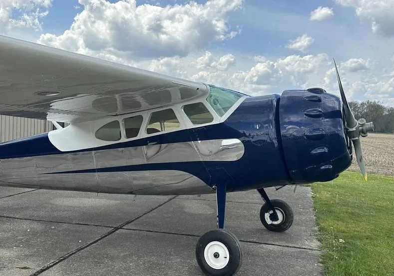 1952 Cessna 195