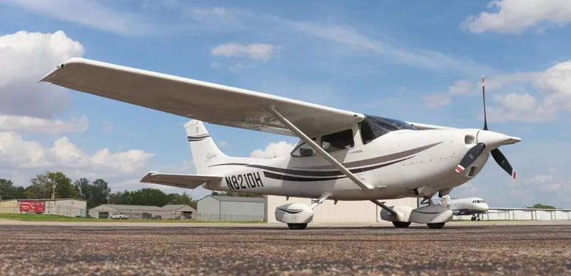 Cessna 182S SKYLANE for sale
