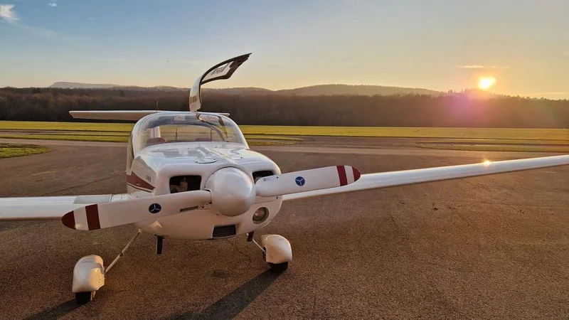 1990 Grob G-109B