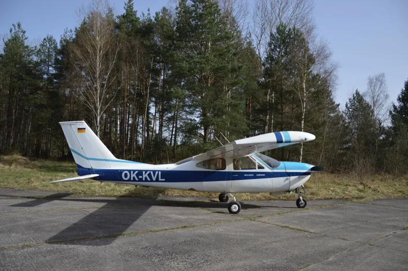 Cessna F-177-RG Cardinal