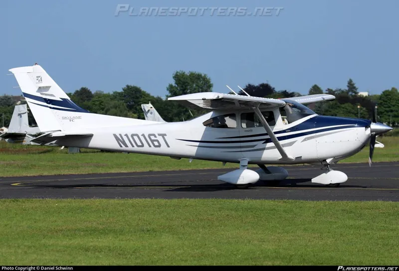 2005 Cessna 182T for sale