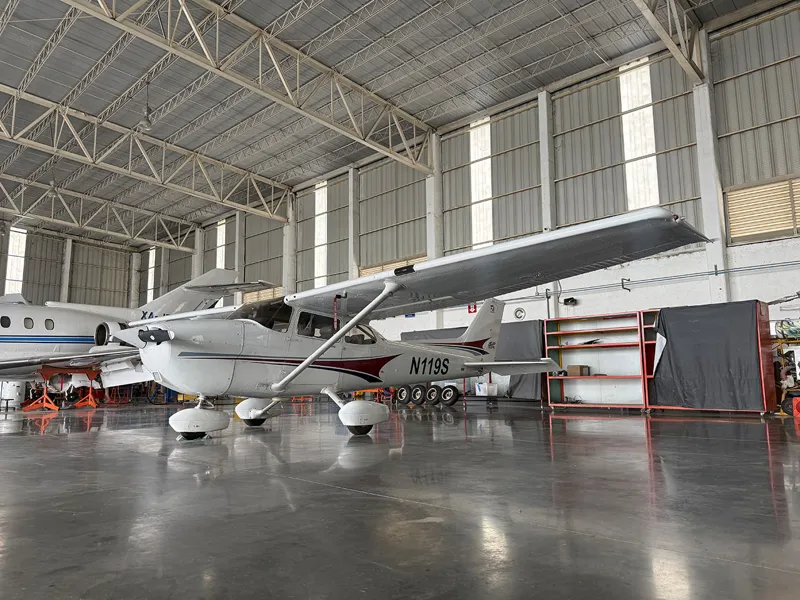 2000 Cessna 172S Skyhawk