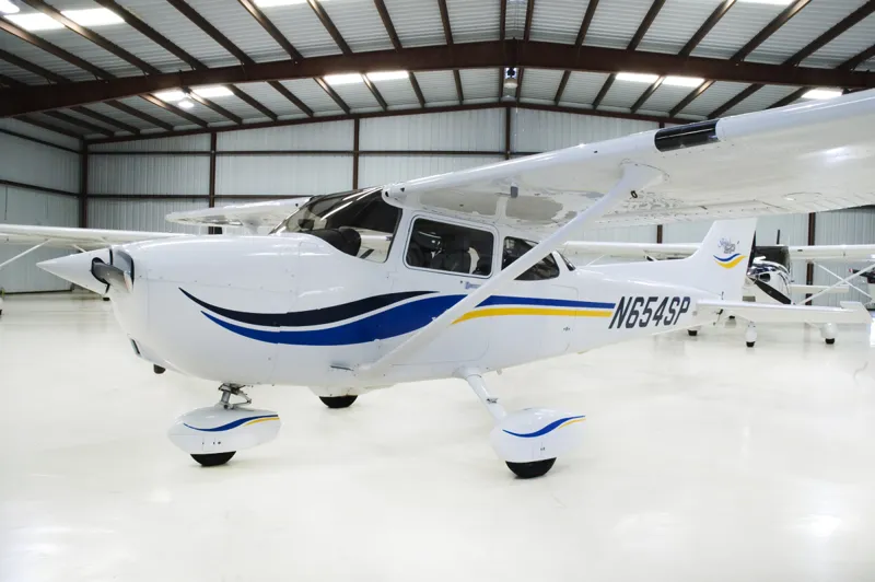 1998 Cessna 172 for sale