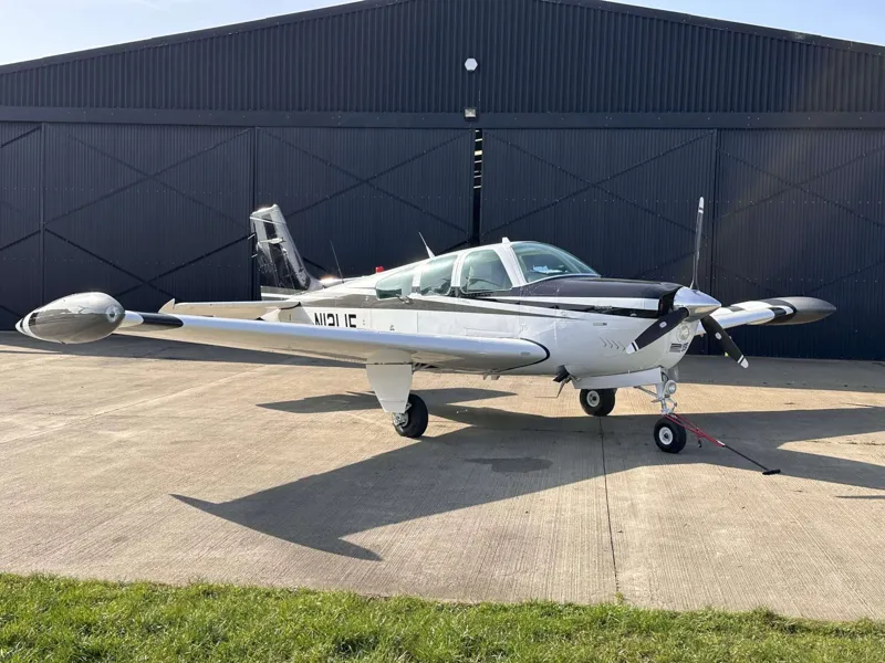Beechcraft Bonanza F33A