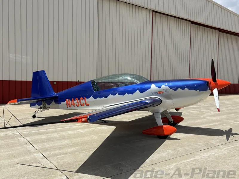 2010 Extra Ea 330LC