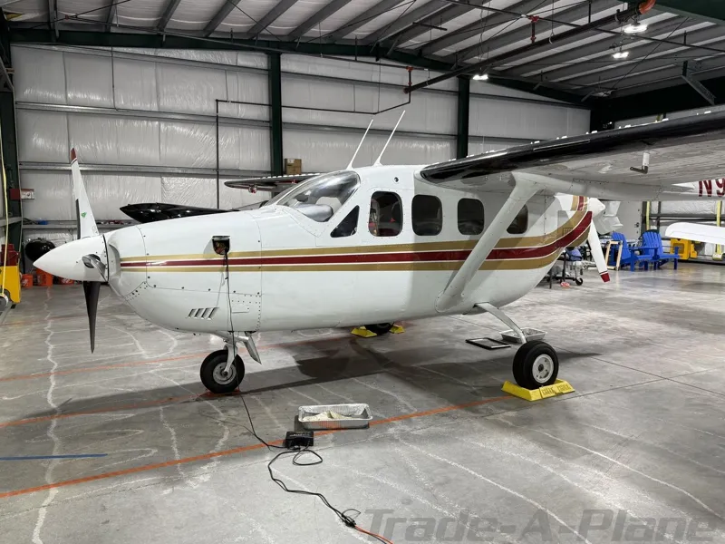 Cessna T337G AND HANGAR