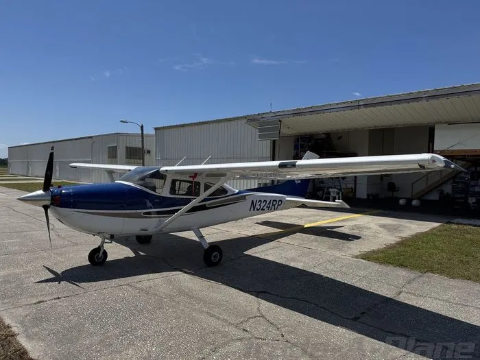 2004 Cessna 182T for sale