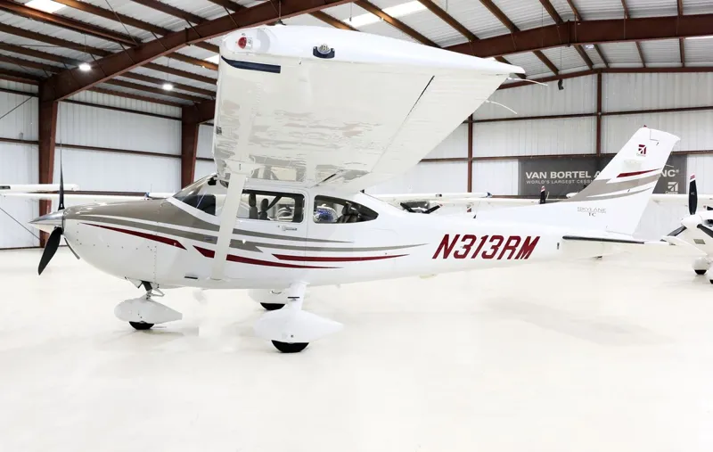 2005 Cessna 182T for sale