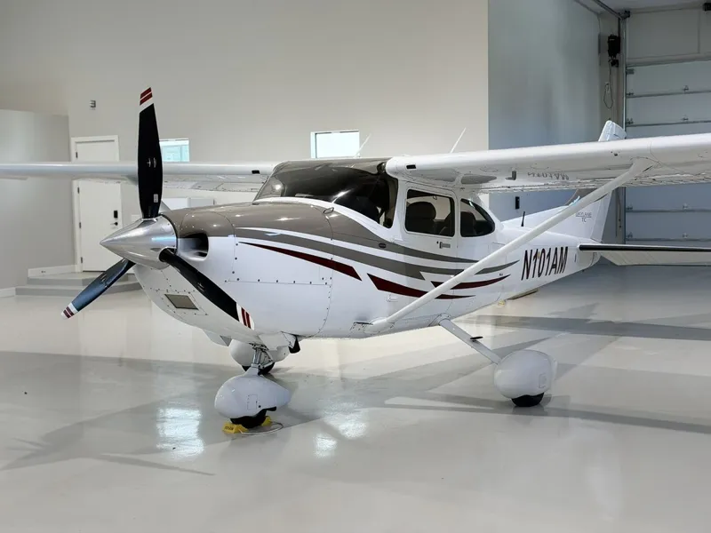 2005 Cessna 182T for sale