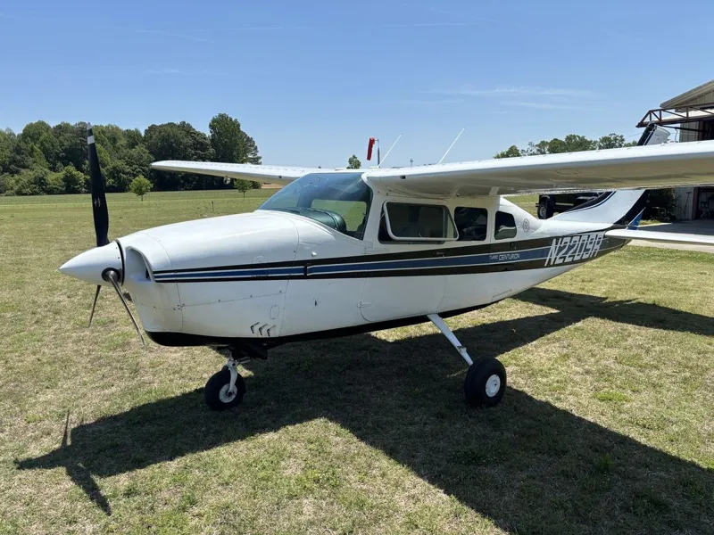 Cessna 210