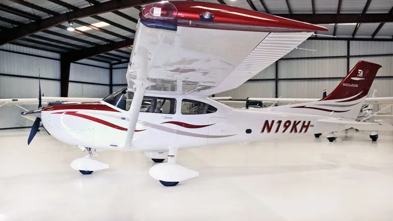 Cessna 182 T
