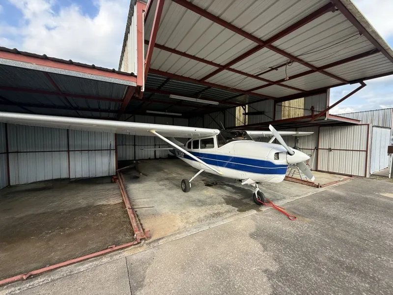 Cessna 210E