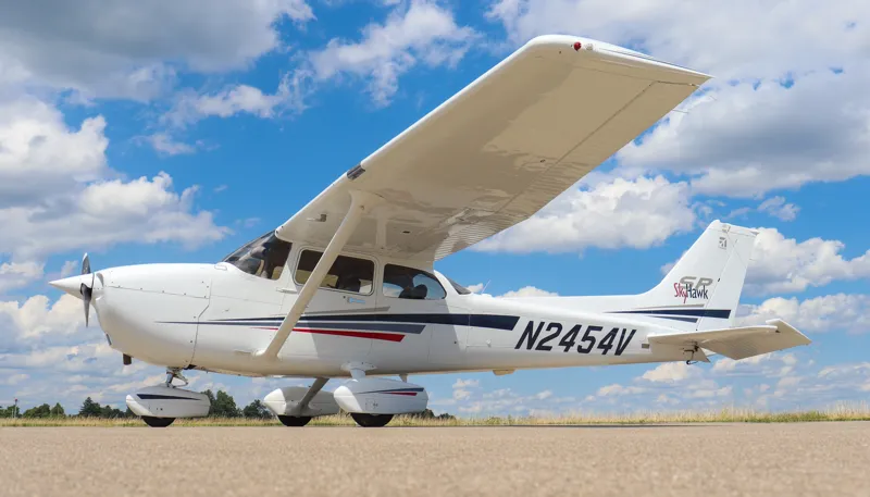 2001 Cessna 172S for sale