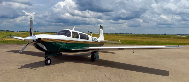 Mooney Ovation