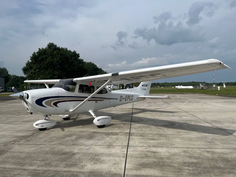 2000 Cessna 172 for sale