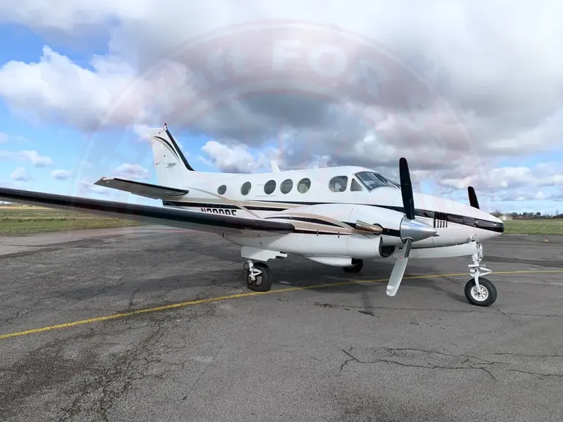 BEECHCRAFT E90 For Sale for sale