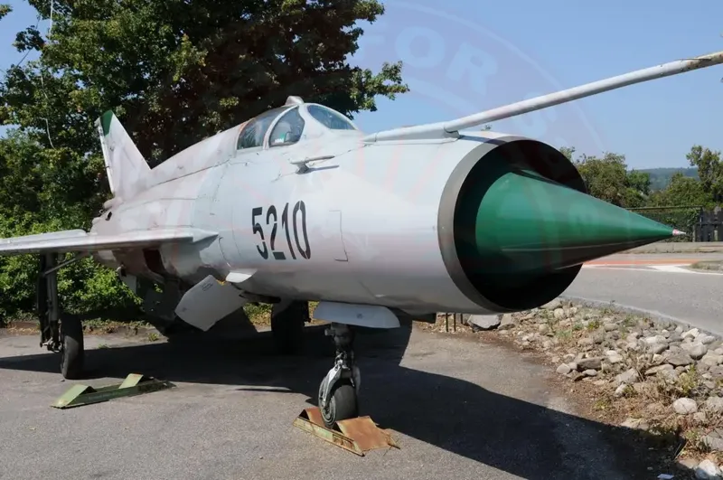 MIKOYAN 21 no engine for sale