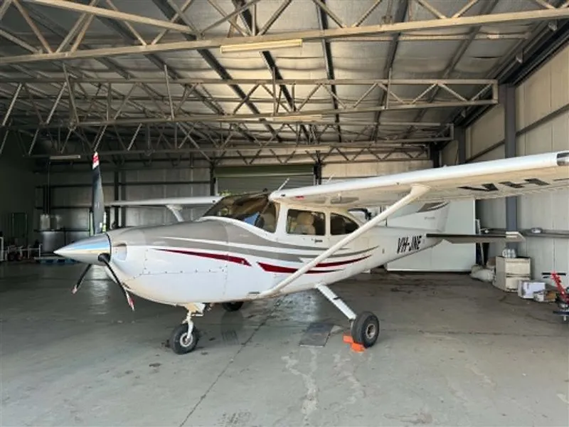 2005 Cessna 182 for sale