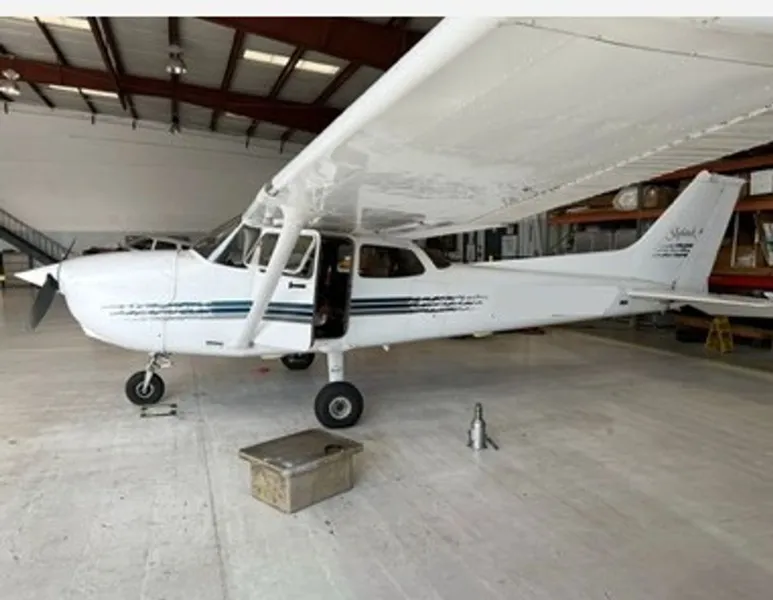 1998 Cessna 172R for sale