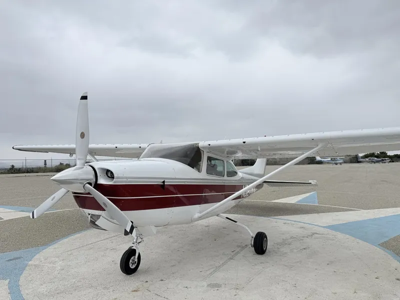 Cessna TR182