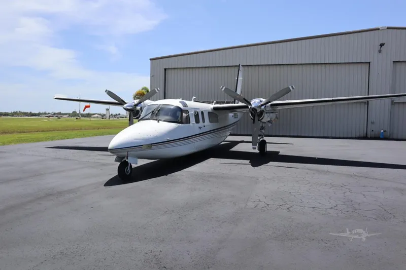 1975 Commander 690A for sale