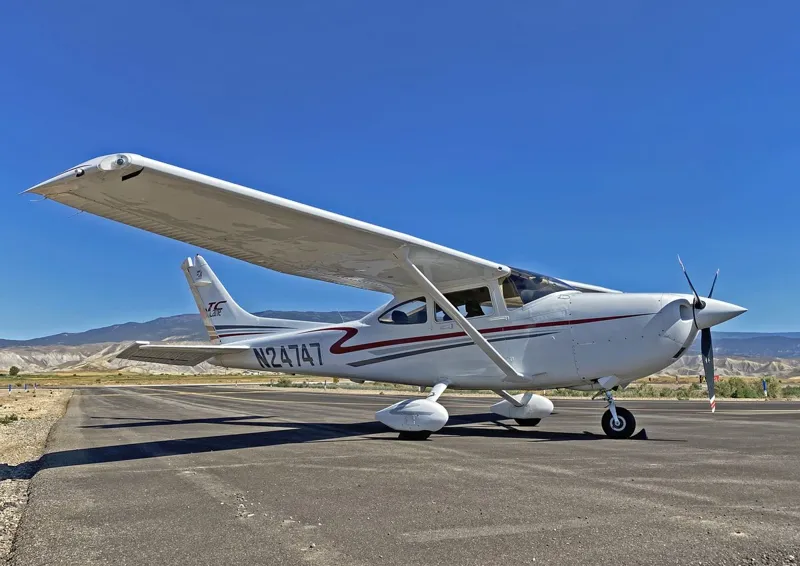 2001 Cessna 182T for sale