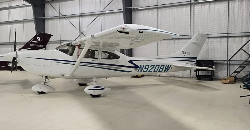 2001 Cessna 182T for sale