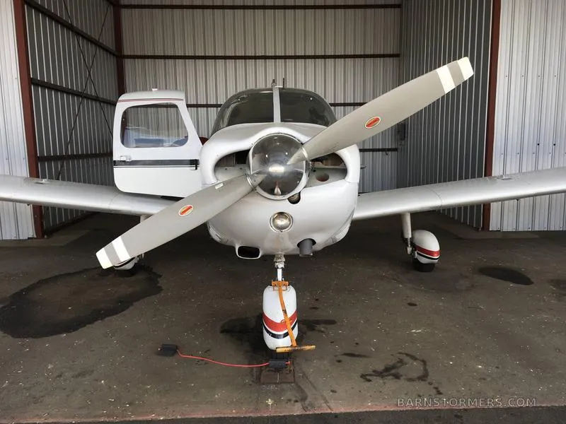 Piper NICE CHEROKEE 235