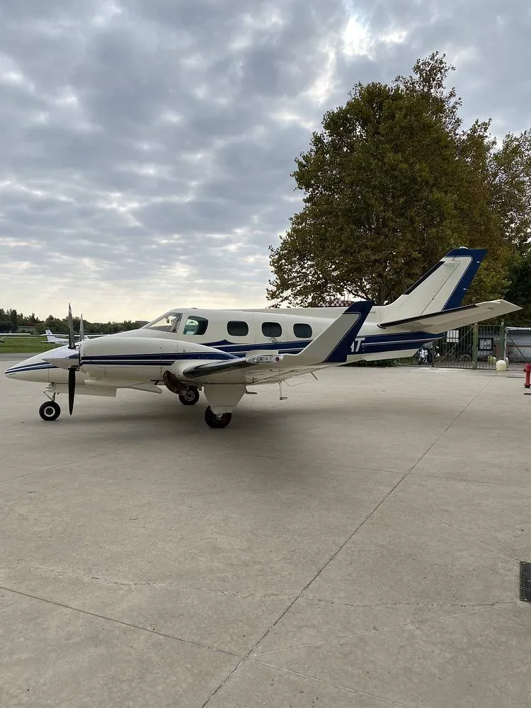1974 BEECHCRAFT Duke 60 (sold)