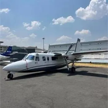 Commander 690B