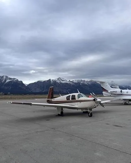 1964 Mooney M20E Super 21